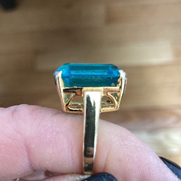 Large Turquoise Rectangular Solitaire ‘Cellini’ Ring - Picture 3 of 9